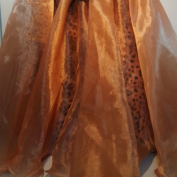 GORGEOUS Cotillion / Prom Dress - Picture 4 of 7